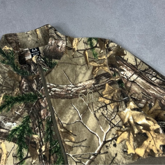 Realtree Camouflage Jacket - Picture 3 of 5